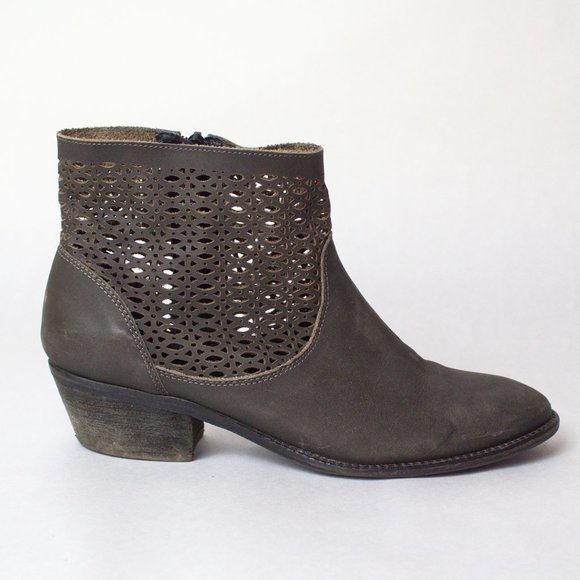 Klub Nico Size 8 Gray Ankle Boots with Laser Cutouts - Picture 1 of 14